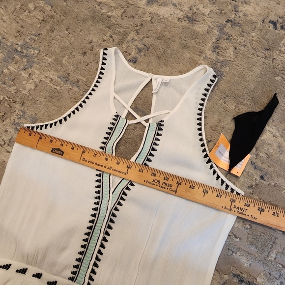 NWT Rip Curl white embroidered romper. - Picture 12 of 16